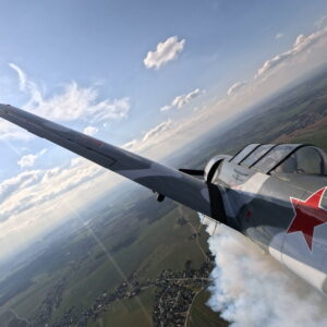 Kunstflug in der legendären Yak-52 (Dauer: 20 min.)